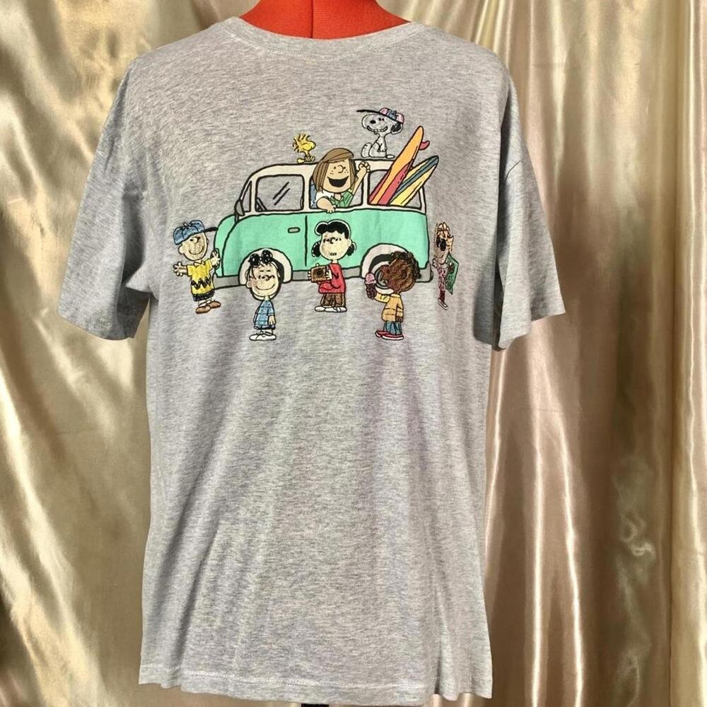 Peanuts embroidered character t-shirt! - Picture 2 of 6